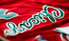 库里在塞尔维亚队比赛中爆冷，爆冷引发热议！